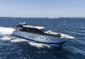 Hire Leopard 35 Open yacht in Ibiza