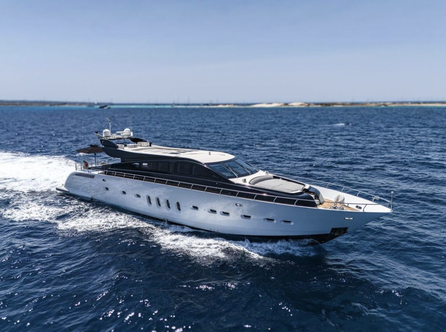 Hire Leopard 35 Open yacht in Ibiza